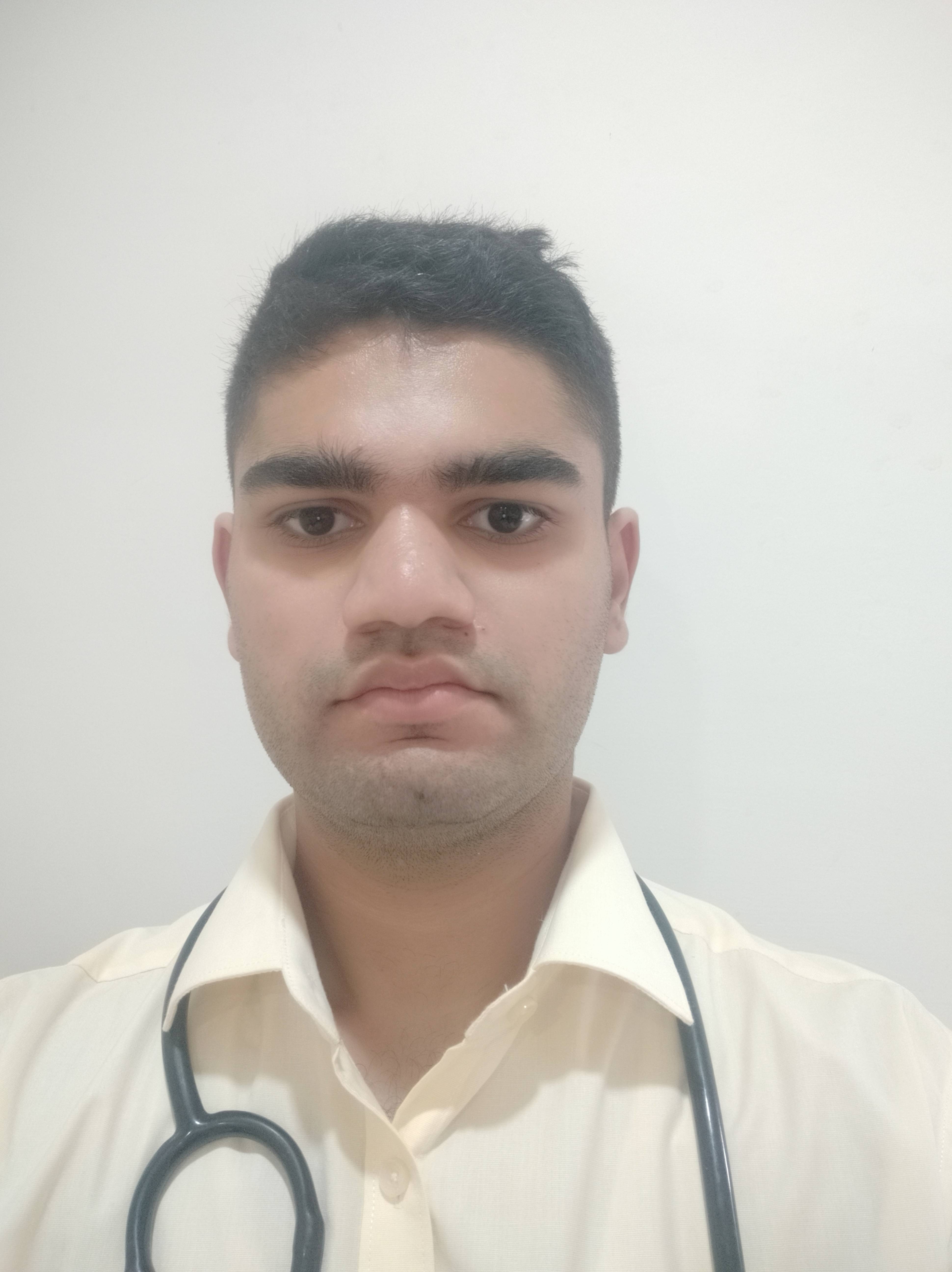 Dr Litesh Kapoor