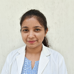 Dr. Anshili Adarsha - Internal medicine in Lucknow