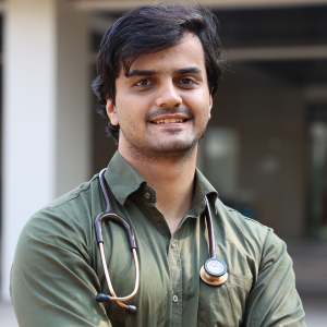 Dr. Saksham Sherawat - Internal medicine in North West Delhi