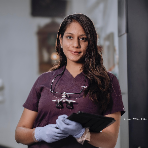 Dr. Simran Sanjay Agarwal - Dentist in
