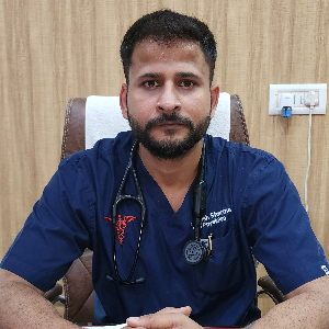 Dr. Nitish Sharma - Internal medicine in North West Delhi