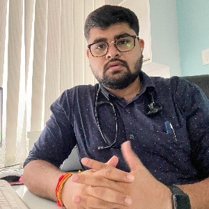Dr. Dhruvil Patel - Internal medicine in Vadodara