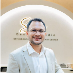 Dr. Varun Saoji - Dentist in Mumbai