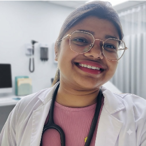 Dr Aayushi Kulsherstha