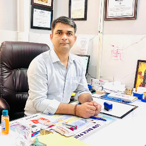 Dr. VARDAN KULSHRESHTHA - Neurosurgery in Karnal