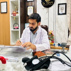 Dr AASHISH DEVTHIA