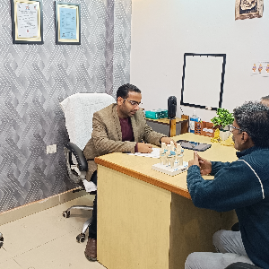 Dr. Mohit Singh - Orthopedics in Lucknow