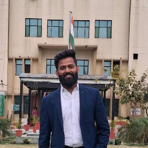 Dr Naveen Rathee