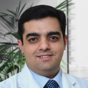 Dr. Akshay Bhushan - Dentist in Gurgaon