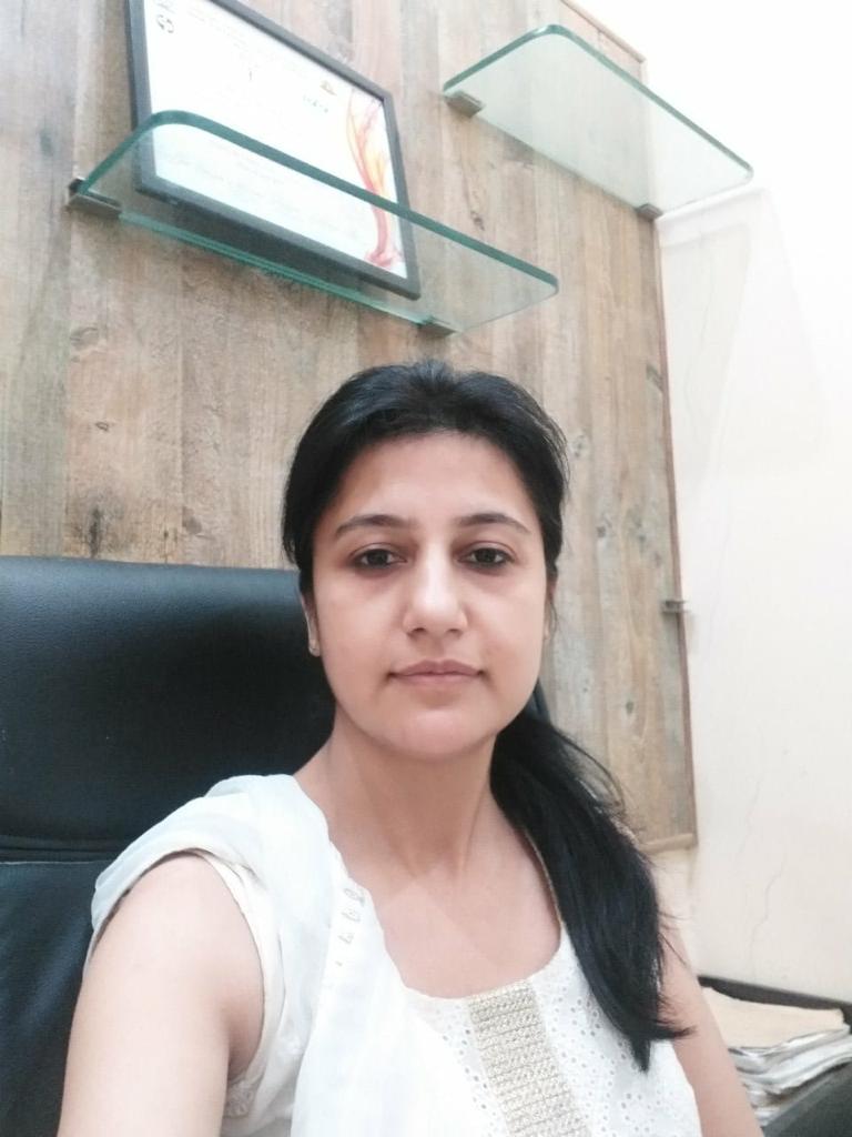 Dr. Rimple Chandna - Dentist in Gurgaon
