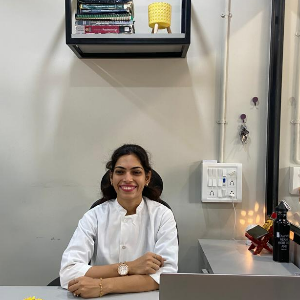 Dr. Aarti Deepak Joshi - Dentist in Vadodara