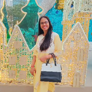 Dr. MEENAKSHI SINGH - Ayurveda in 