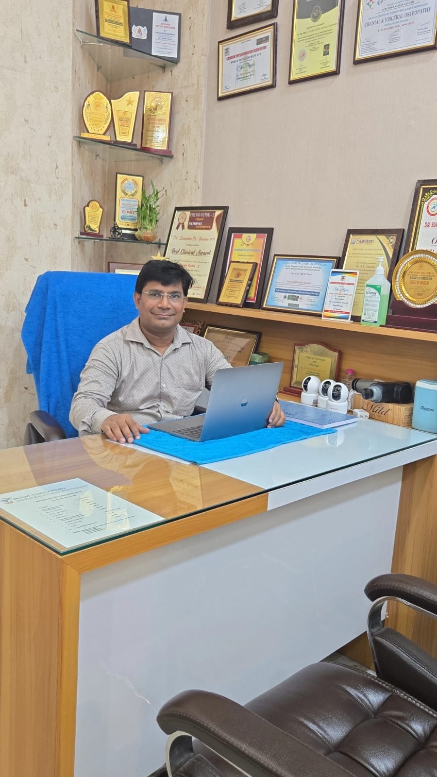 Online Consultation - 1932